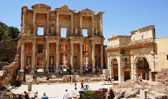Efes antik kenti ziyaret saatleri