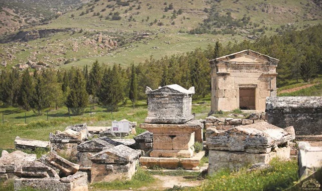 Hierapolis antik kenti ziyaret saatleri
