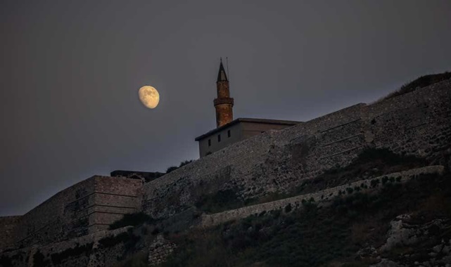 van kalesi hikayesi