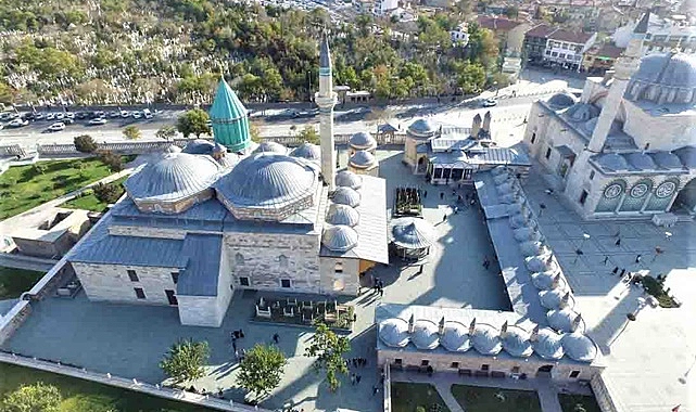 konya mevlana müzesi