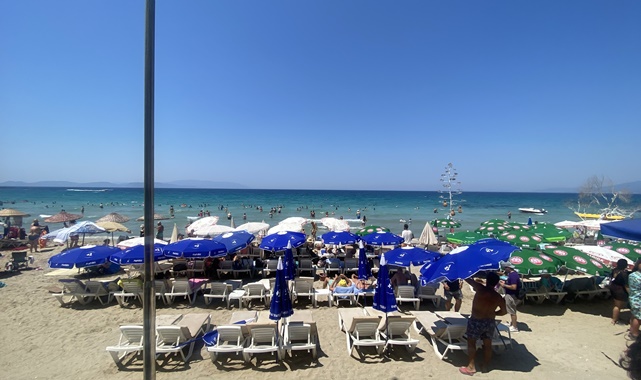 kuşadası kadınlar denizi şezlonglar ücretli mi