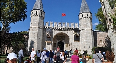 Bayramda Topkapı Sarayı ve Dolmabahçe Sarayı'nı kaç kişi ziyaret etti?
