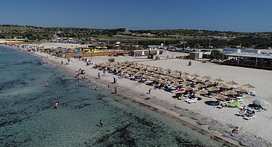 Çeşme halk plajı şezlong fiyatları 2024