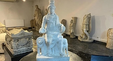 Kibele heykeli nerede?