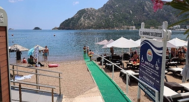 Marmaris halk plajı şezlong ücretli mi?