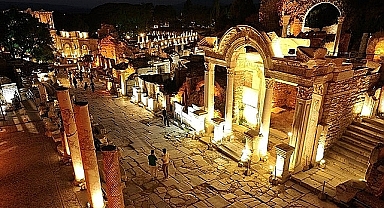 Efes Antik kenti gece ziyaret sayısı açıklandı