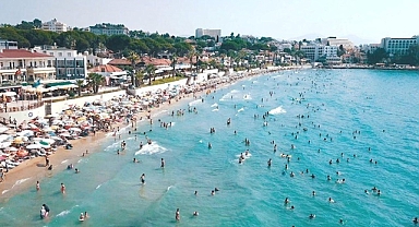 Kuşadası kadınlar plajı şezlongları ücretsiz mi?