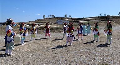 Pompeiopolis Antik Kenti'nde renkli dans gösterisi!