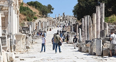 Efes Antik Kenti'nde görülmemiş rakam!