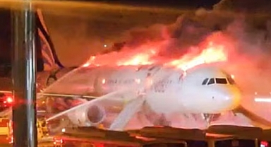 Kalkış öncesi yolcular içerideyken alev aldı