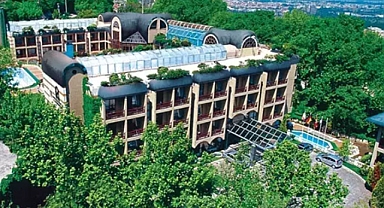 Kardeş kavgası yüzünden 10 otel çürüyor