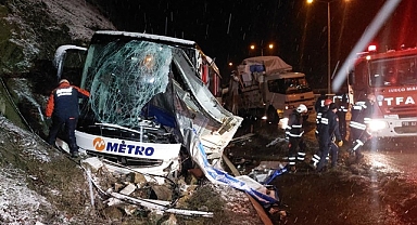 İki şehirde otobüs kazası: İlk belirlemelere göre 1 ölü, 49 yaralı!