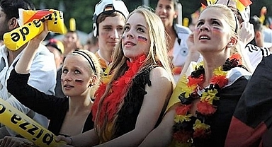 Tüm krizlere rağmen tatilden vazgeçmiyorlar