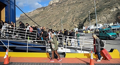 Turistik adadan büyük kaçış!