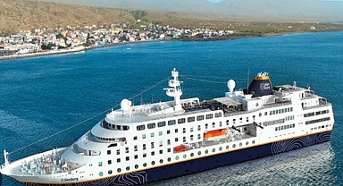 Alanya'ya ilk gemi kaç yolcu getirdi?