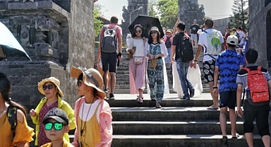 Bali'ye gidecek turistlere kıyafet yasağı!