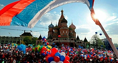 Rusya'da Mart tatili Mayıs ve Haziran'a taşındı