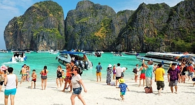 Yabancı turistler için vizesiz kalış süresini kısaltıyor