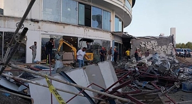 Açılışa hazırlanan 5 yıldızlı otelin balkonu çöktü