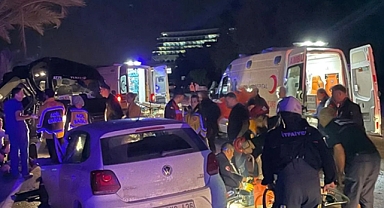 Antalya'da tur minibüsü kazası: 1'i turist 2 kişi öldü