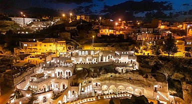 Kapadokya'da bir ilk... Uluslararası zincir mağara oteli açtı