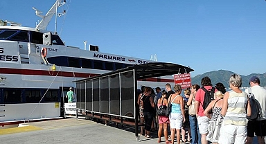 Kapıda vize ve feribot ücretleri belli oldu