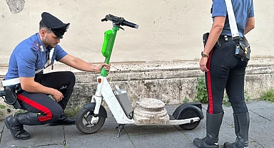 Turist, tarihi eseri scooter’la taşırken yakalandı