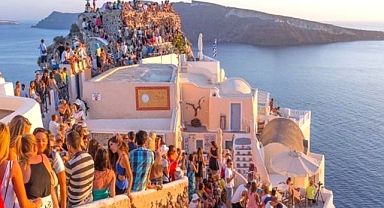 Türkiye düşüyor Yunanistan yükseliyor