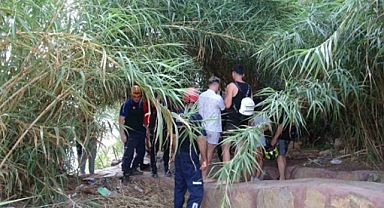 3 turist Antalya falezlerinde mahsur kaldı