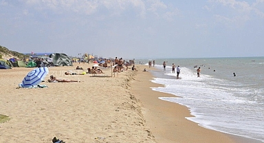 Otele girişlerde 'Denize girmek sağlık riskli taşıyor' belgesi imzalatmaya başladılar