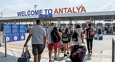 Antalya'da dün günlük turist rekoru kırıldı