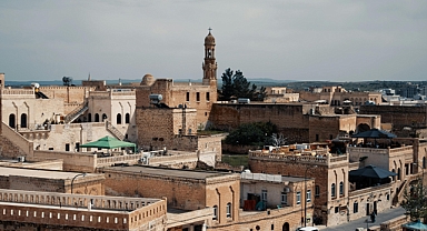 Mardin'de 3. otel için imzayı attı