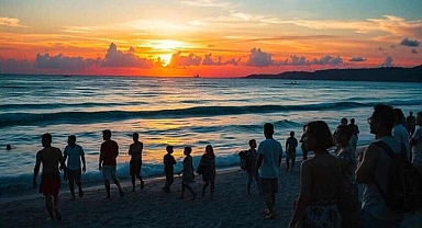 Türk vatandaşlarına vizeyi kaldırdı