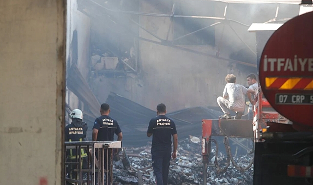 Otel ekipmanları deposunda ikinci yangın!