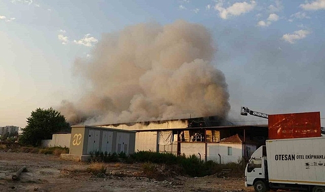 Otel ekipmanları deposunda yangın... Büyük zarar!