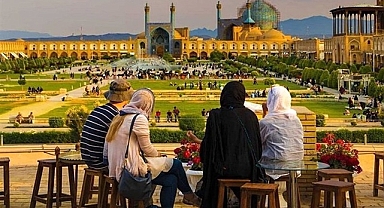 Seyahat acentesinden hizmet almayan turiste vize vermeyecek