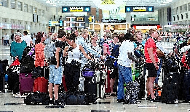 2025 yazında kaç Rus Antalya'da tatil yaptı?