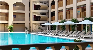 Görenler otel sanıyor: Çalışanlarına 5 yıldızlı lojman yaptı!