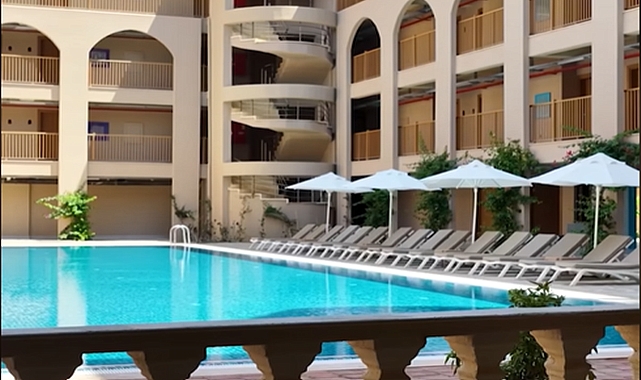 Görenler otel sanıyor: Çalışanlarına 5 yıldızlı lojman yaptı!