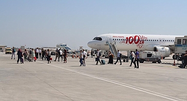 Hatay'a ilk uçak indi