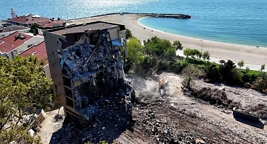 İstanbul'un sembol otelinin yıkımına başlandı