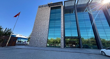 Şirket binasını 70 odalı otele çevirecek