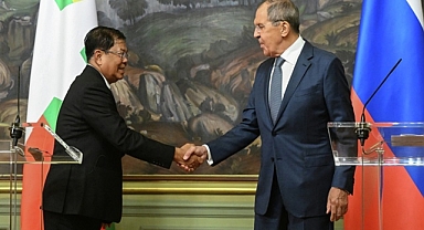 Rusya bir ülkeyle daha vizeleri kaldırdı