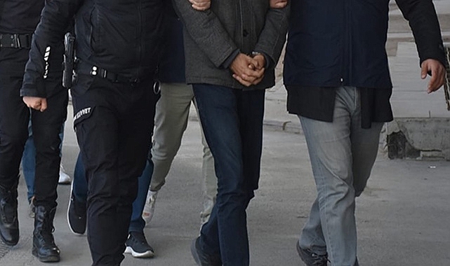 Ünlü turizmcilere gözaltı!