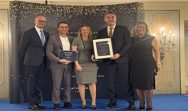 BookingAgora'ya McArthurGlen Tourism Awards ödülü!