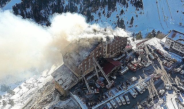 9 Bakanlık personeline yurtdışı çıkış yasağı!