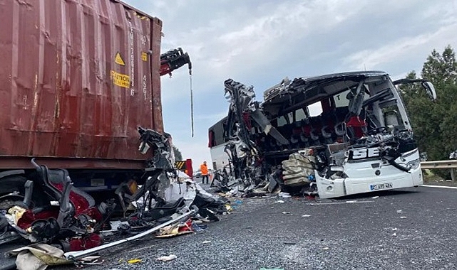 Katliam gibi kaza: 7 ölü. 11 yaralı!