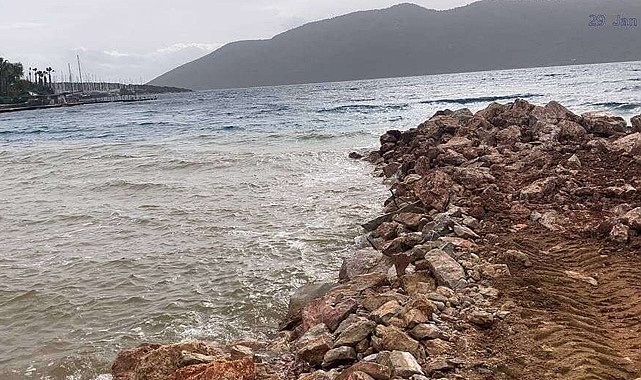 Bodrum'da denize kaçak dolgu yapan lüks otele ceza!