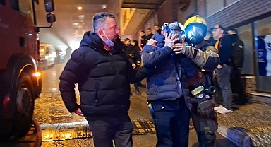  Otelde yangın:: 7 kişi dumandan etkilendi