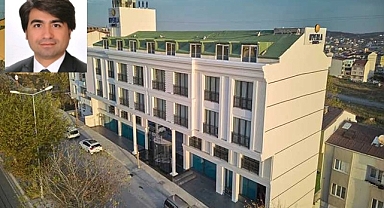 Açıldığı günden bu yana operasyon müdürlüğünü yaptığı Wyndham otelinden ayrıldı